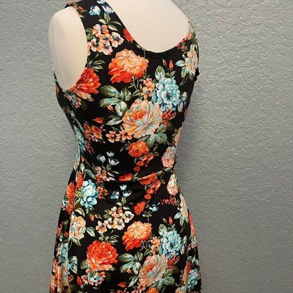 New Floral Fit & Flare Sleeveless Dress - Picture 12 of 12